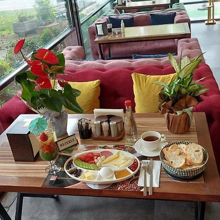 Paris Hotel Cafe Restaurant Стамбул Экстерьер фото